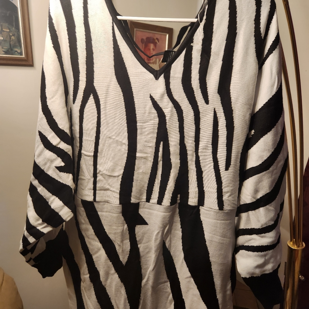 Ashley Stewart women plus size 2x zebra sweater dress
